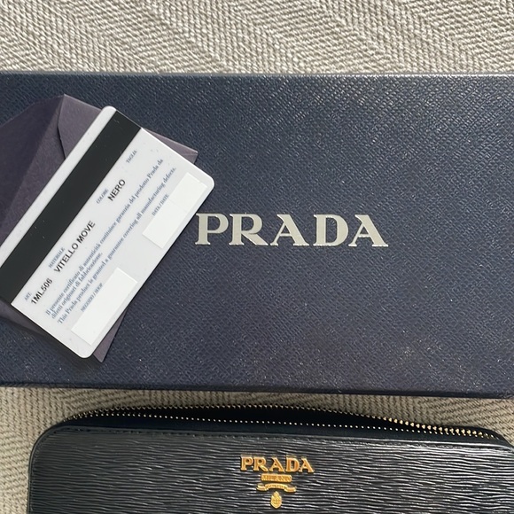 Prada Large Vitello Move Wallet - Picture 7 of 8